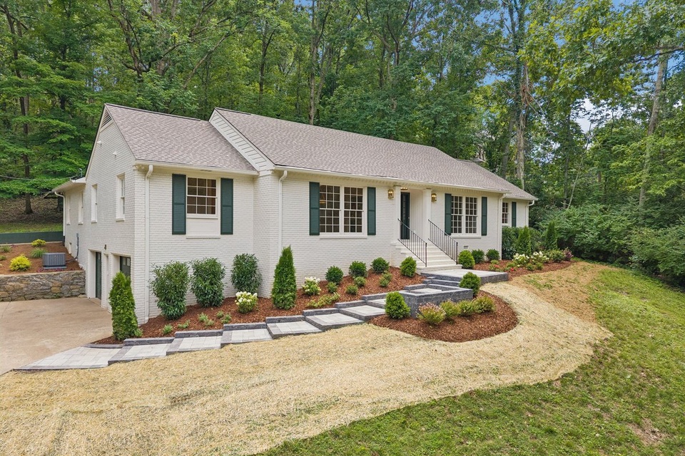 6004 Hillsboro Pike, Nashville, TN 37215